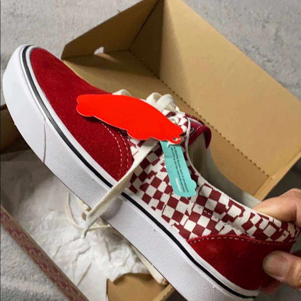 Vans - Picture 3 of 7